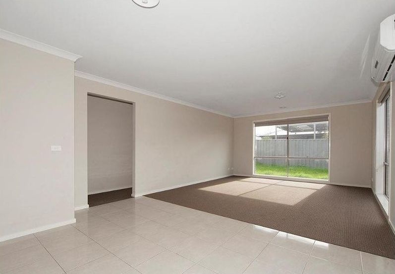 63 Challenger Circuit, Cranbourne East VIC 3977, Image 2