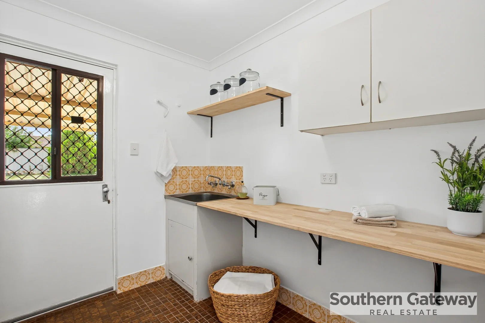 Additional image 15 of 65 Chisham Avenue, Parmelia WA 6167