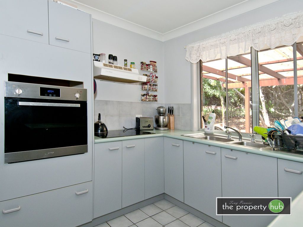 18 Mewing Court, Windaroo QLD 4207, Image 1