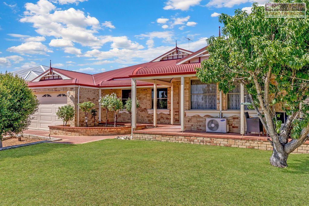 24 Dongara Circle, Jane Brook WA 6056, Image 2