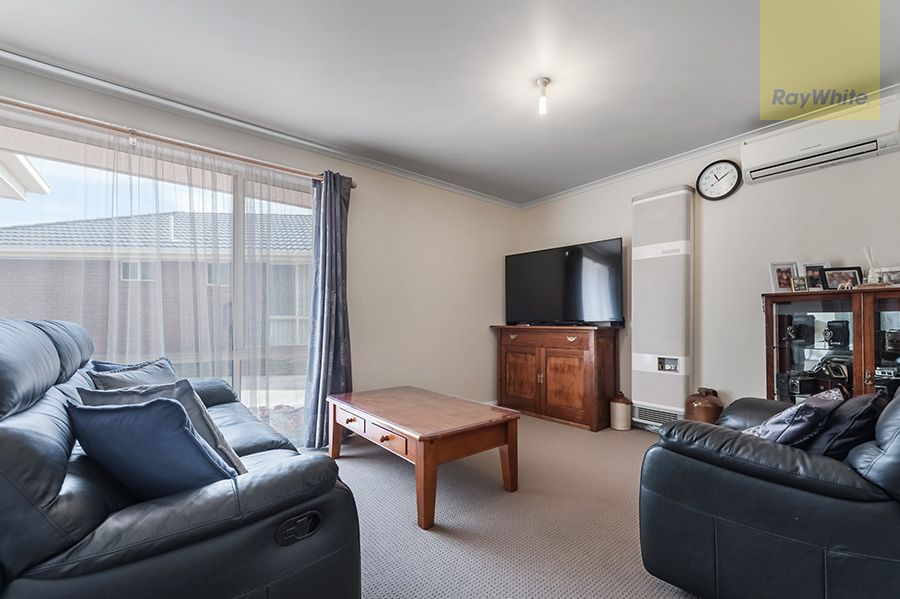 4/12 Redhill Court, Craigieburn VIC 3064, Image 2