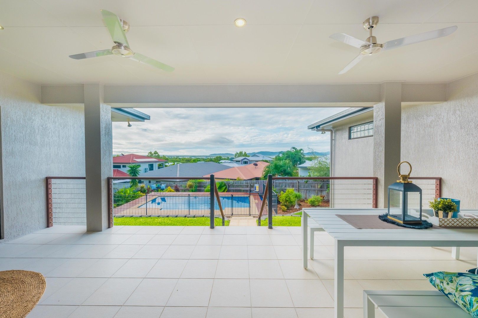 4 bedrooms House in 13 Kiandra Place MOUNT LOUISA QLD, 4814