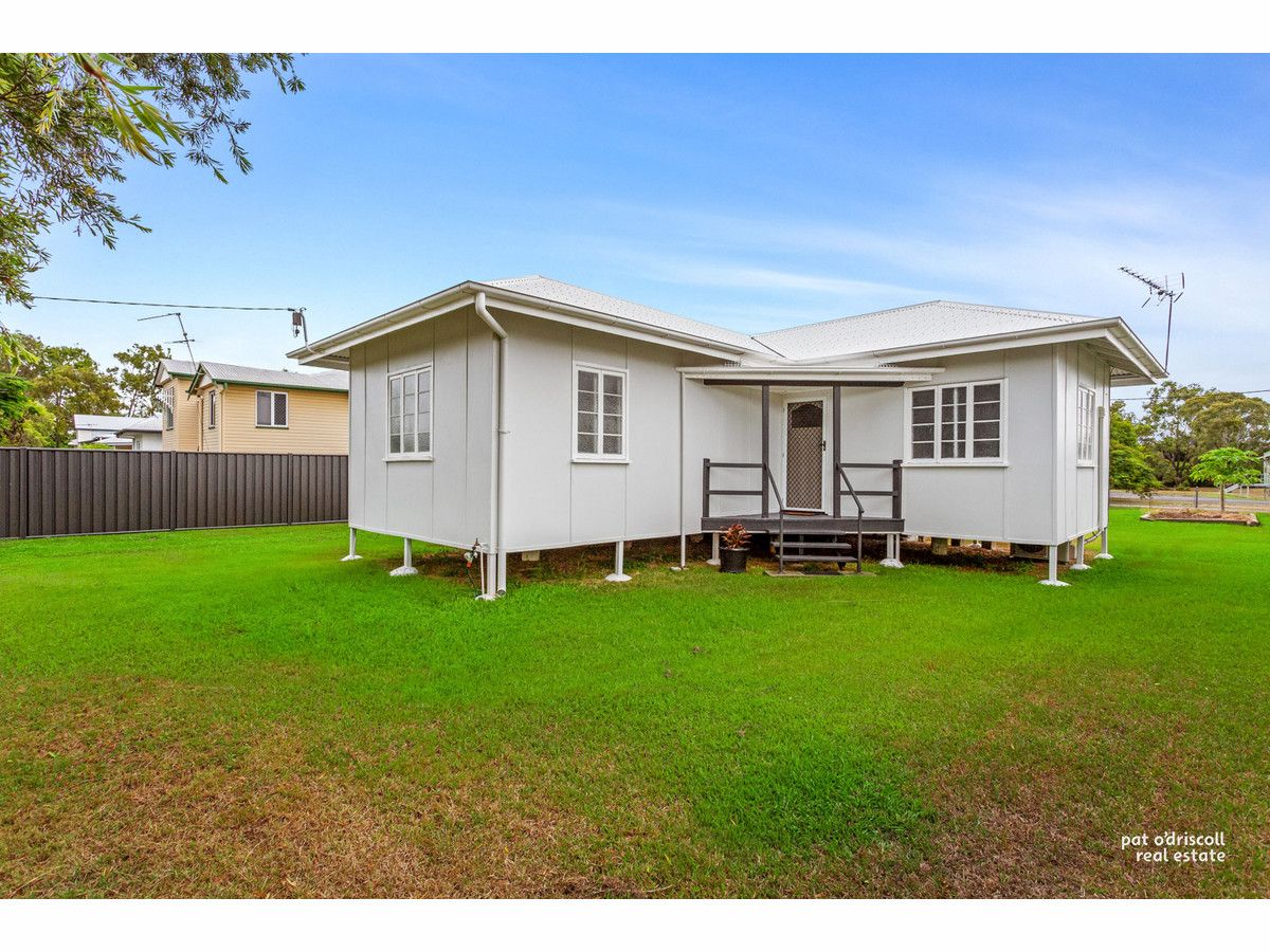 2 bedrooms House in 18 Bank Street PARK AVENUE QLD, 4701