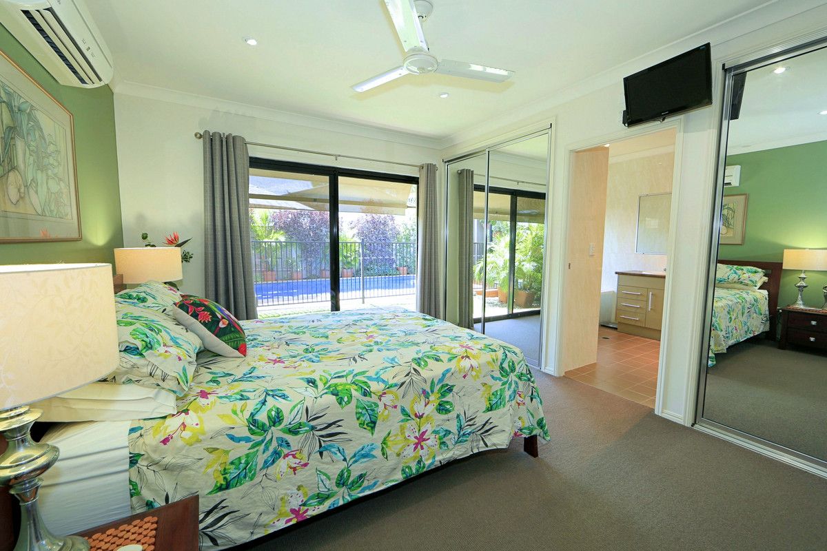 2/5 Gordon Street, Torquay QLD 4655, Image 2