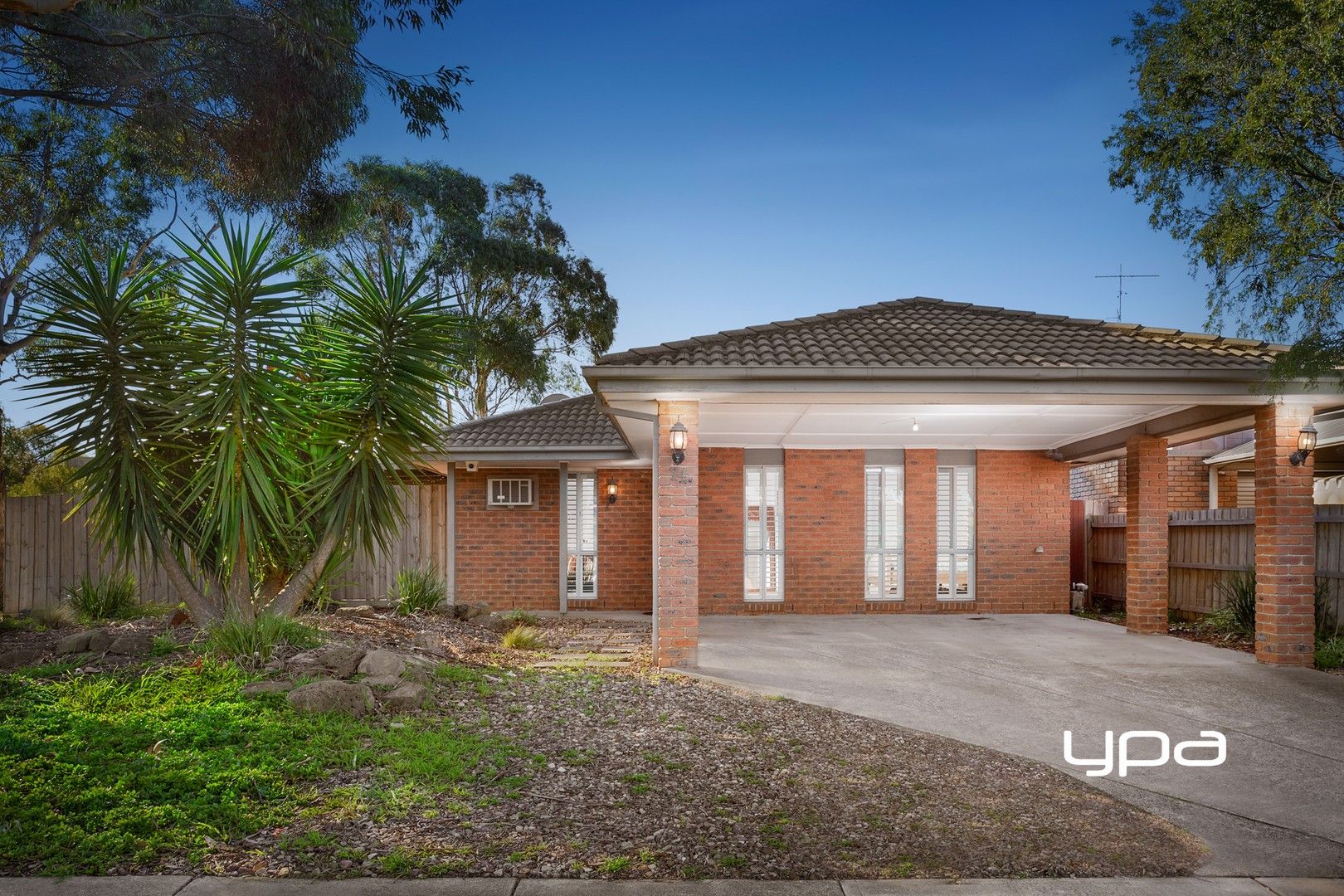 74 Dunrossil Drive, Sunbury VIC 3429