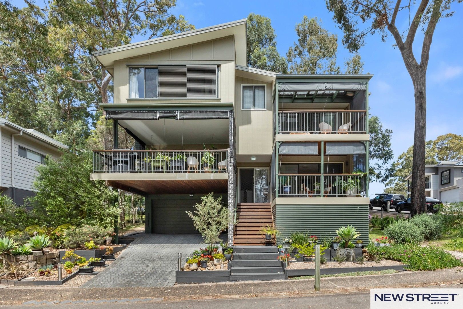 3 bedrooms House in 8 Nine Acres Way MURRAYS BEACH NSW, 2281
