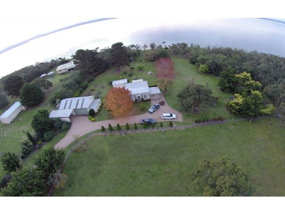 175 Gravelly Point Road, Raymond Island VIC 3880