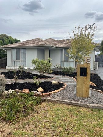 4 bedrooms House in 13 Windsor Court LARA VIC, 3212