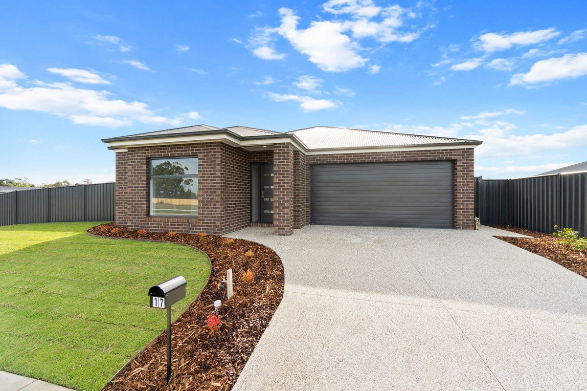 17 Wiggins Avenue, Maffra VIC 3860, Image 0