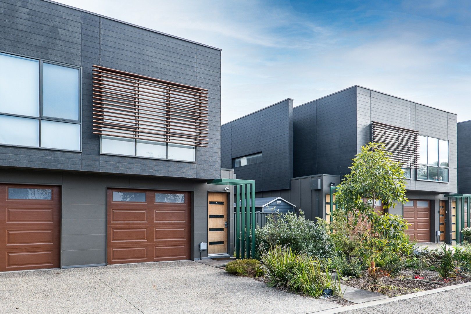 3 bedrooms Townhouse in 5 Stonewood Circuit HADFIELD VIC, 3046