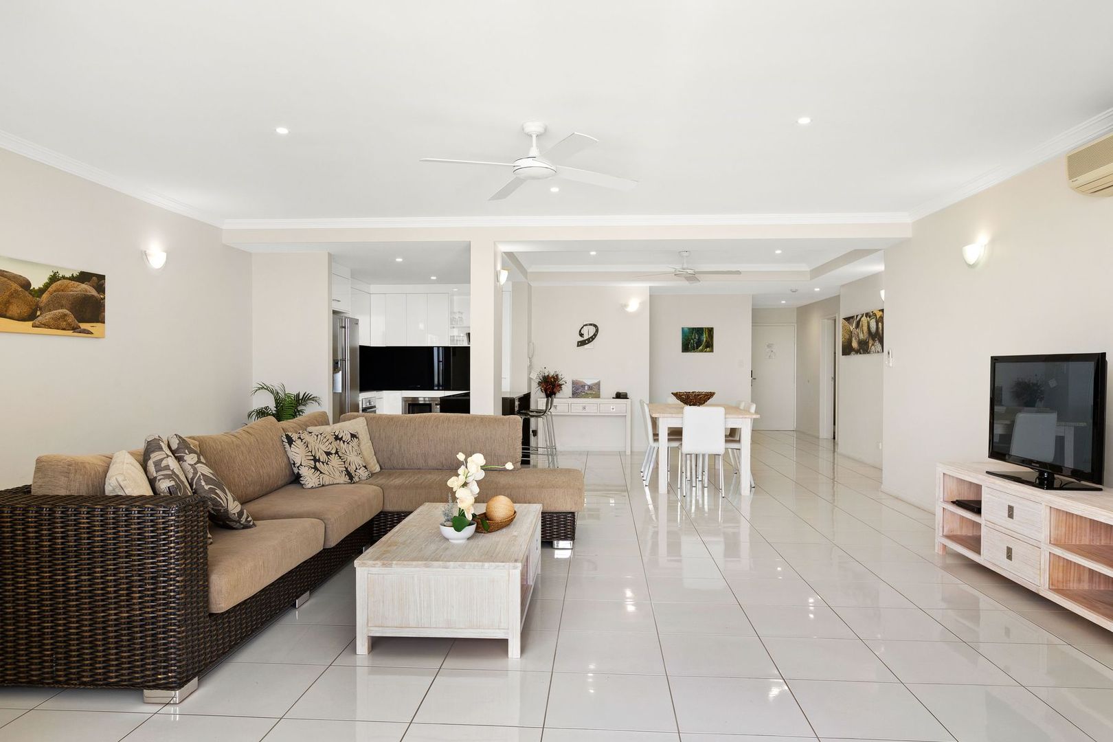 308/93 Vasey Esplanade, Trinity Beach QLD 4879, Image 2