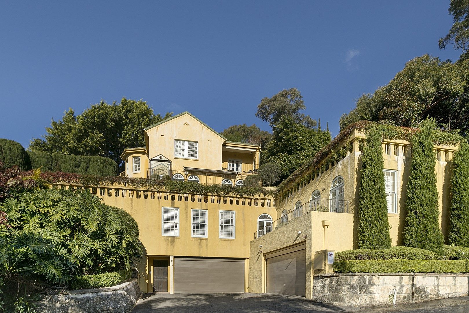 19 Carrington Avenue, Bellevue Hill Property History & Address