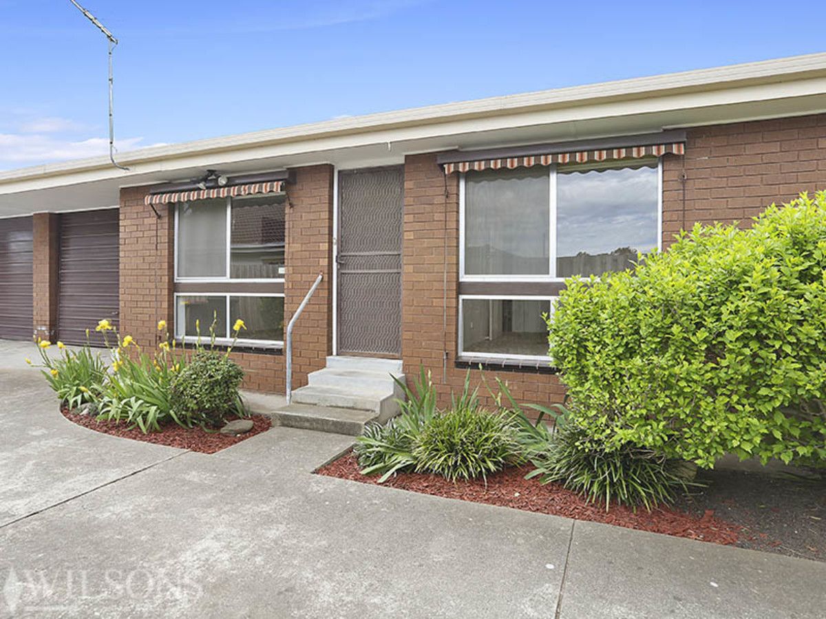 2/11 Bakewell Street, Herne Hill VIC 3218, Image 0