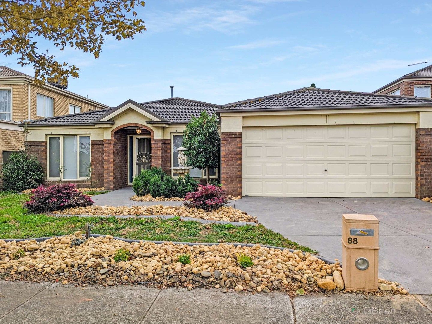4 bedrooms House in 88 Moondarra Drive BERWICK VIC, 3806