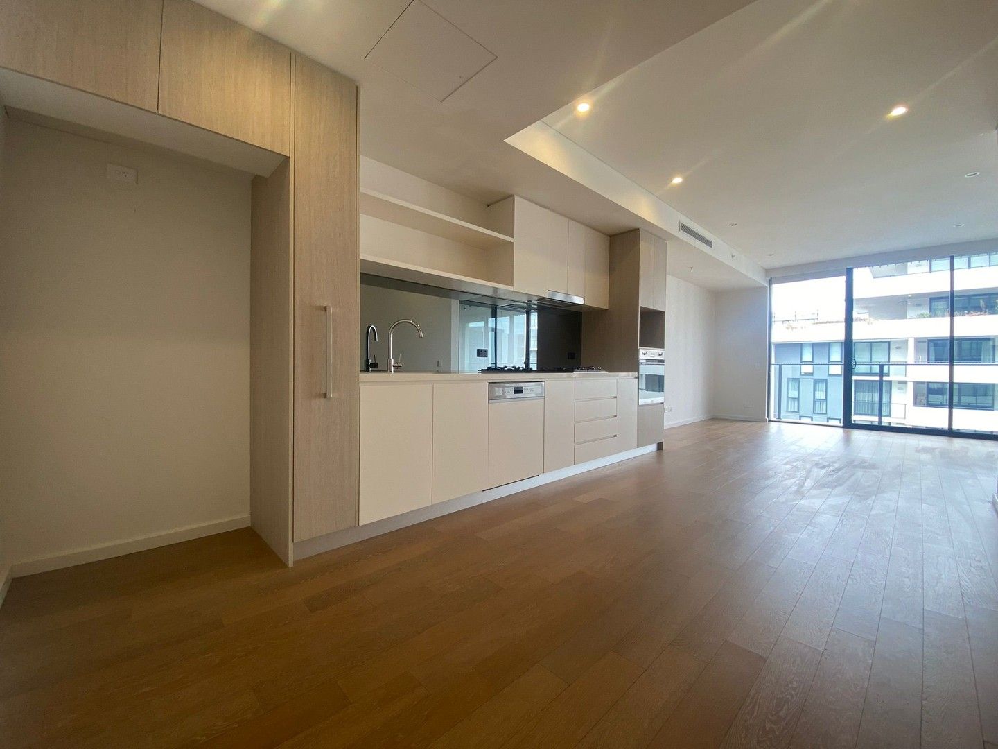 2 bedrooms Apartment / Unit / Flat in C1110/1 Muller lane MASCOT NSW, 2020