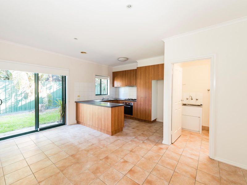 2 bedrooms Apartment / Unit / Flat in 6/10 Hudson Street CAULFIELD NORTH VIC, 3161