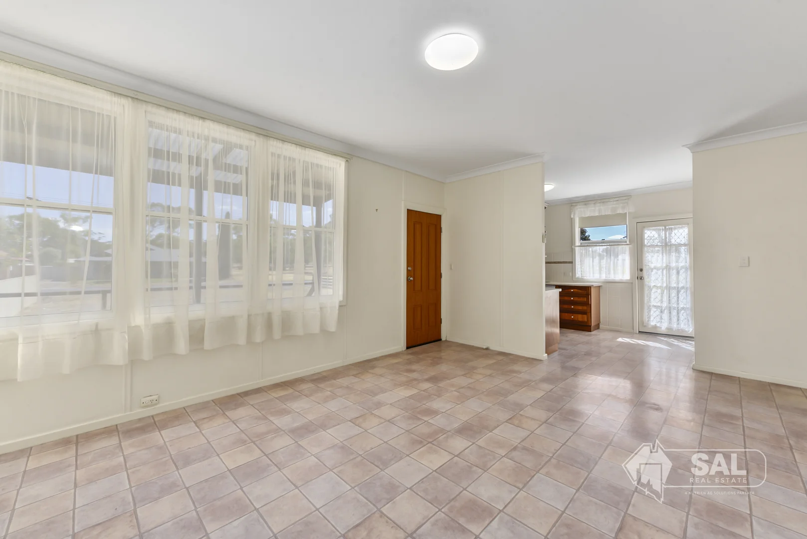 Additional image 5 of 196 Victoria Parade, Bordertown SA 5268