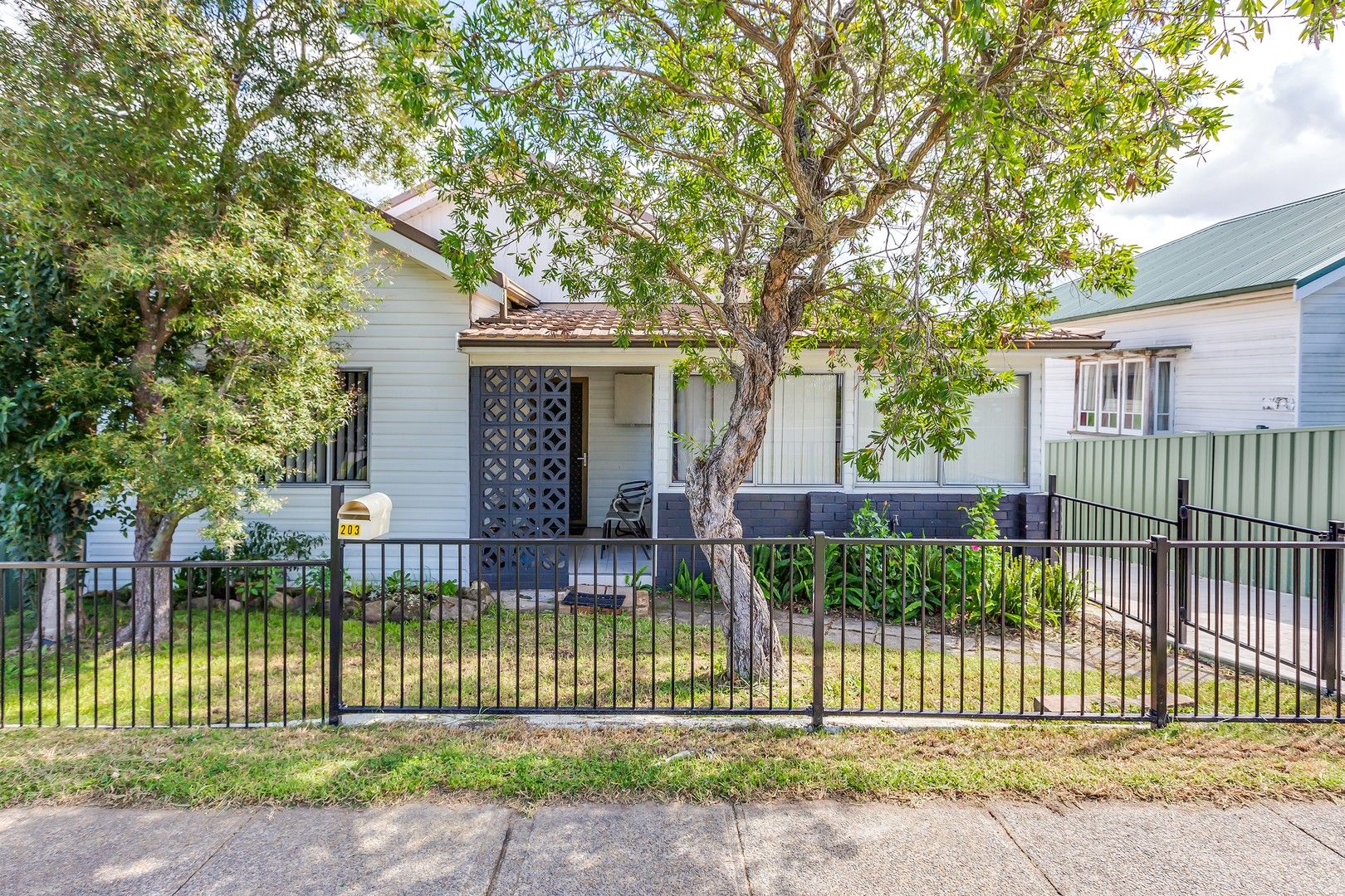 3 bedrooms House in 203 Main Road CARDIFF NSW, 2285