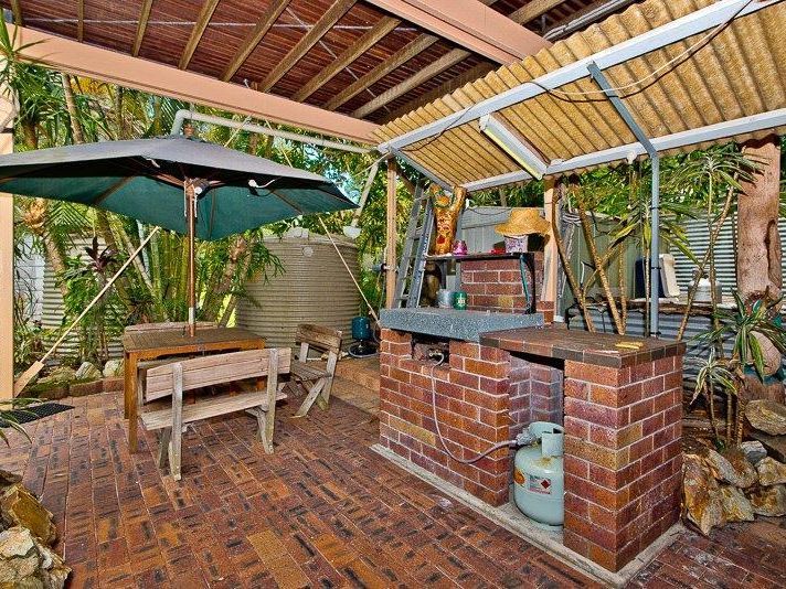 4 Dorothy Newnham Street, Moreton Island QLD 4025, Image 2