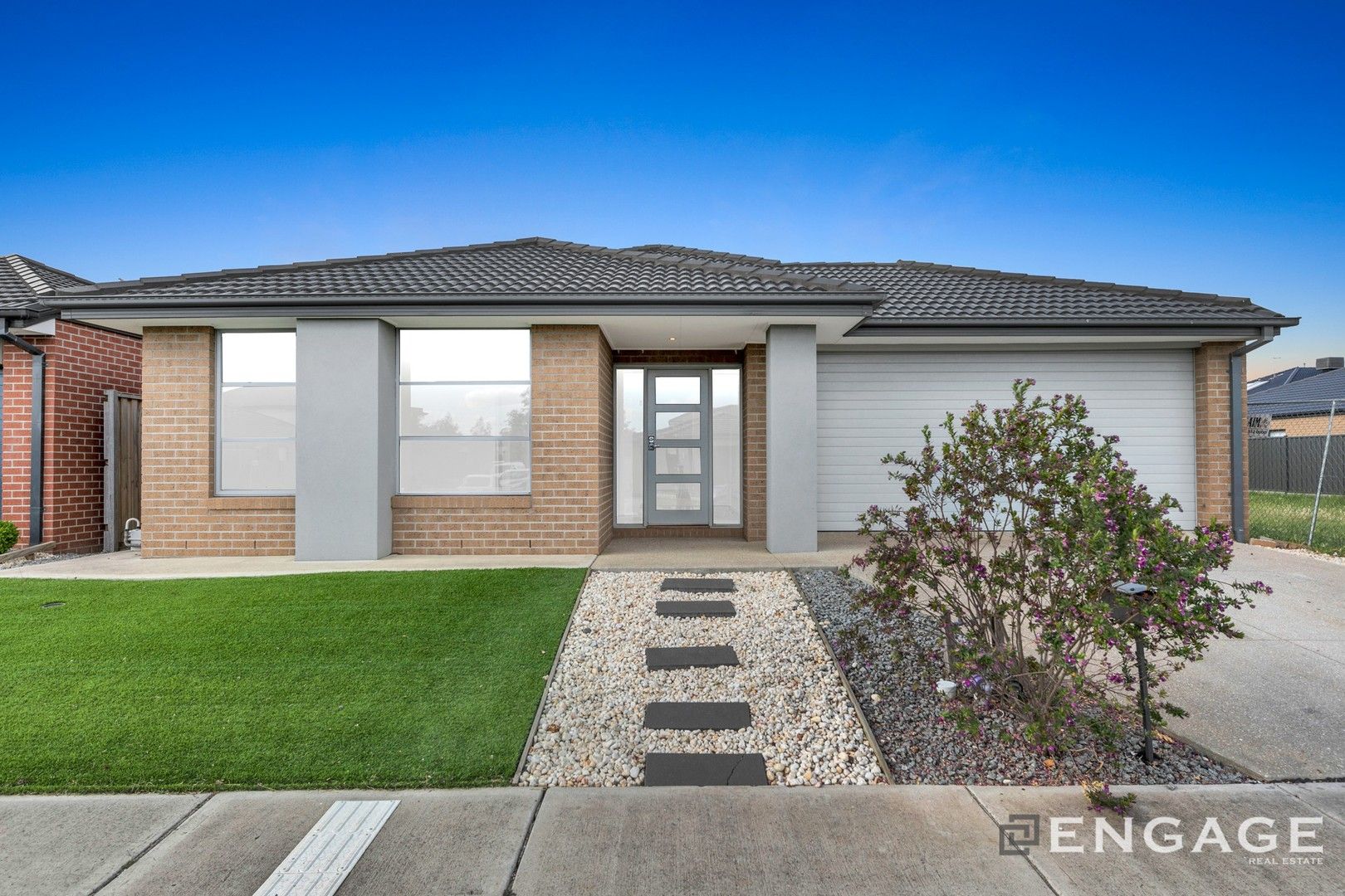 4 bedrooms House in 8 Centurion Avenue TARNEIT VIC, 3029