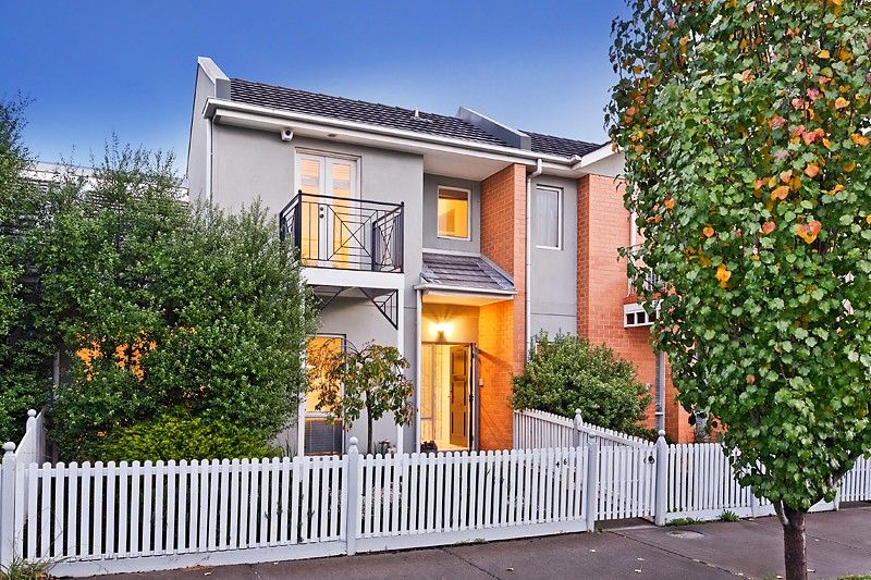 3 bedrooms Townhouse in 46 Waterford Avenue MARIBYRNONG VIC, 3032