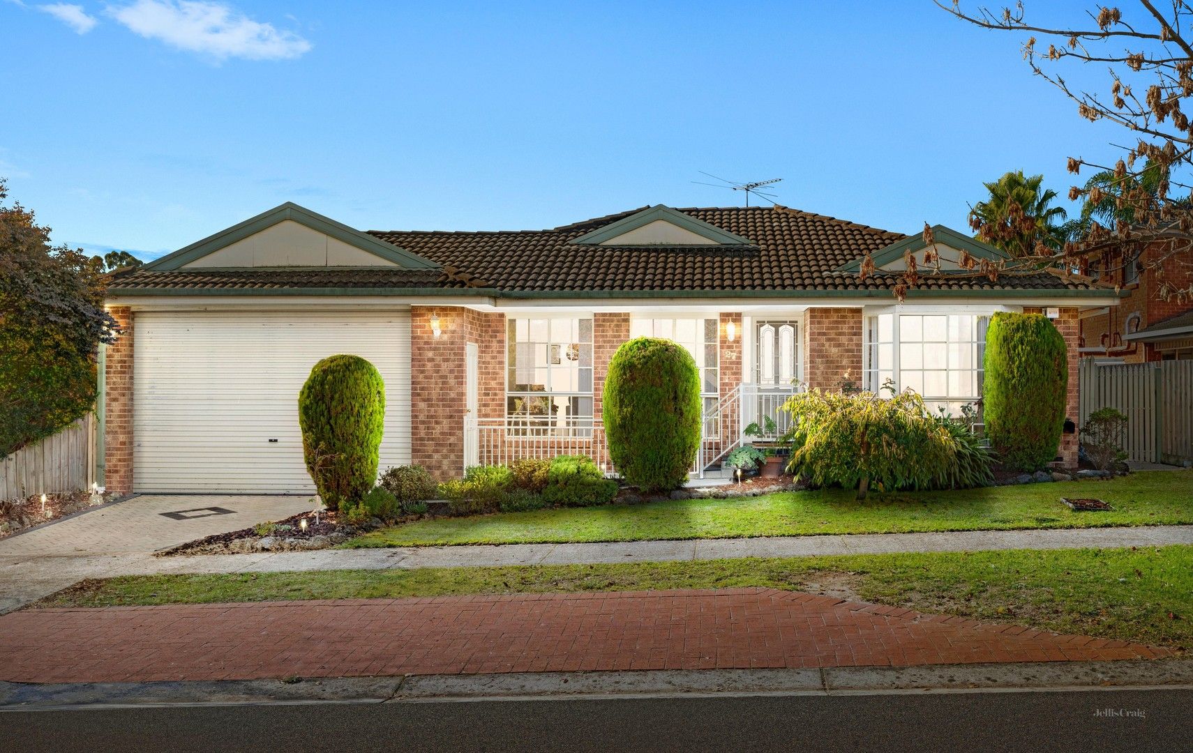 27 Blue Ridge Drive, Mooroolbark VIC 3138, Image 0