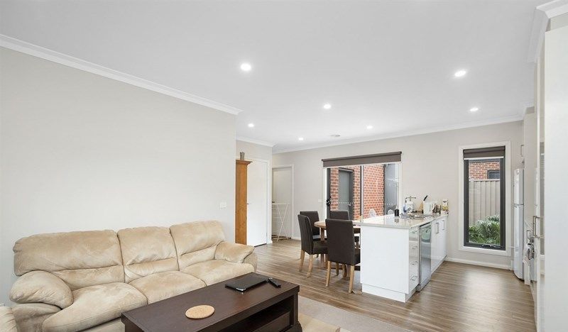 3/905 Geelong Road, Canadian VIC 3350, Image 2