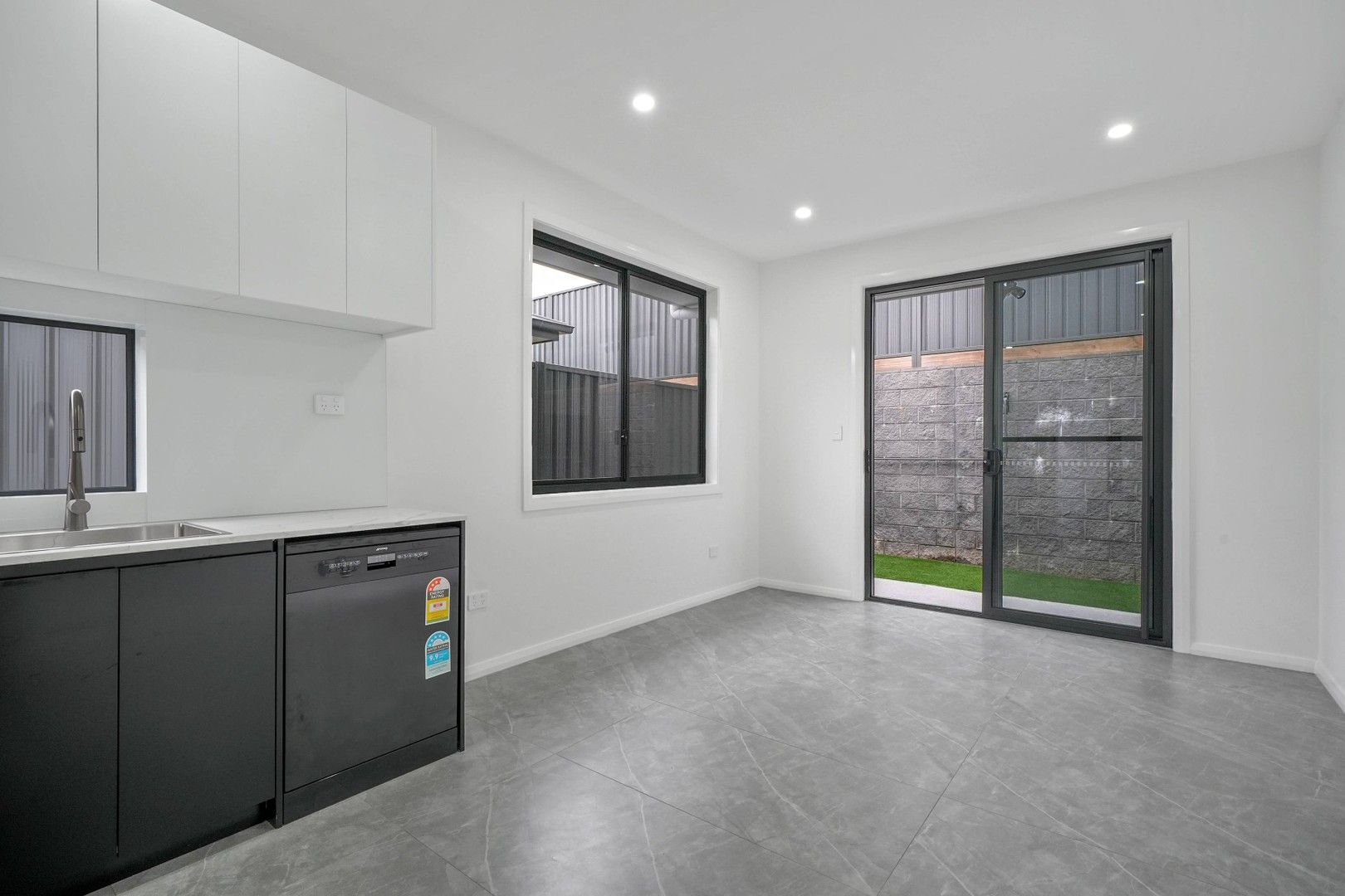 2 bedrooms House in 12A Dunstan St ORAN PARK NSW, 2570