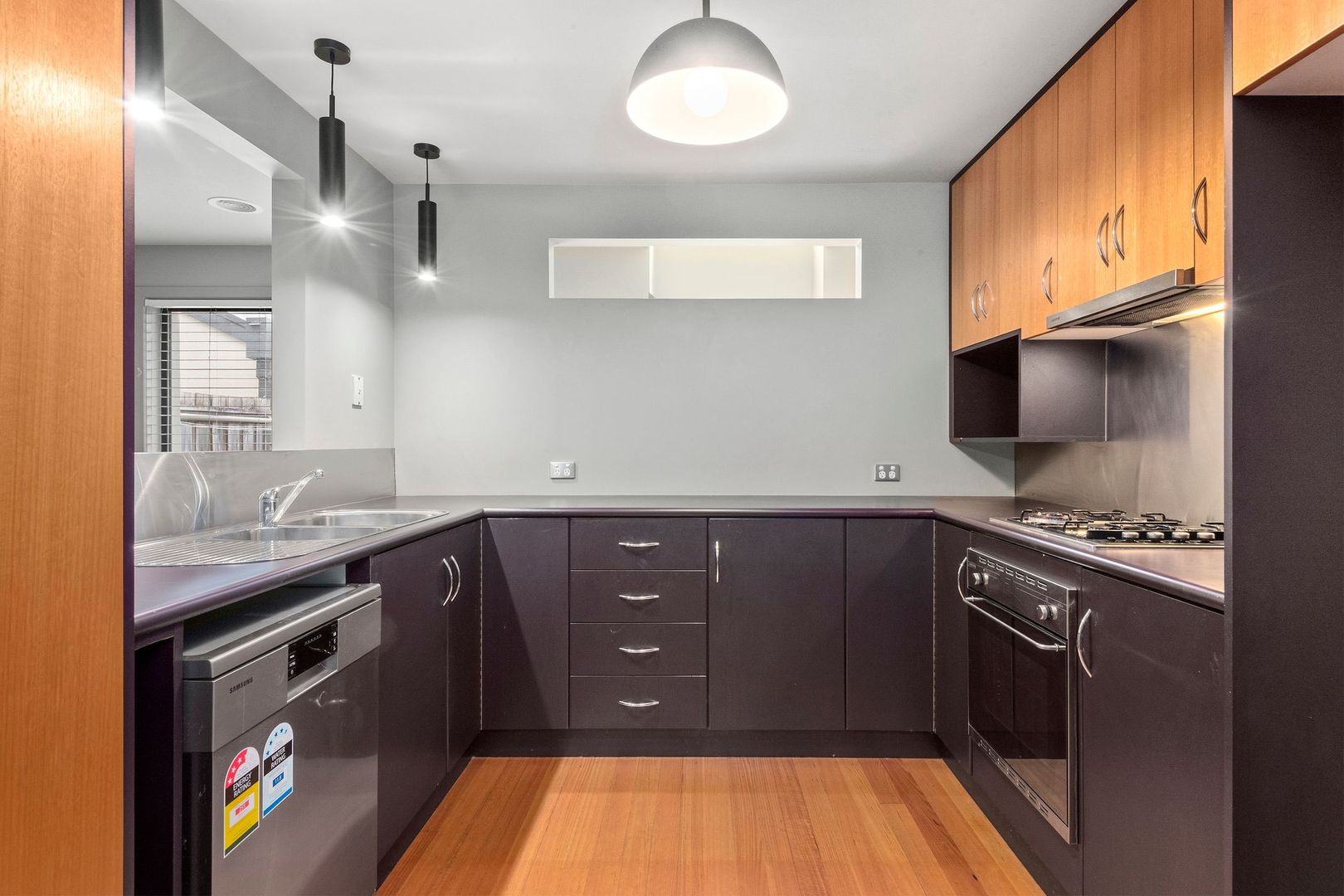 5 Potter Street, Geelong West VIC 3218 Townhouse For Rent 460 Domain