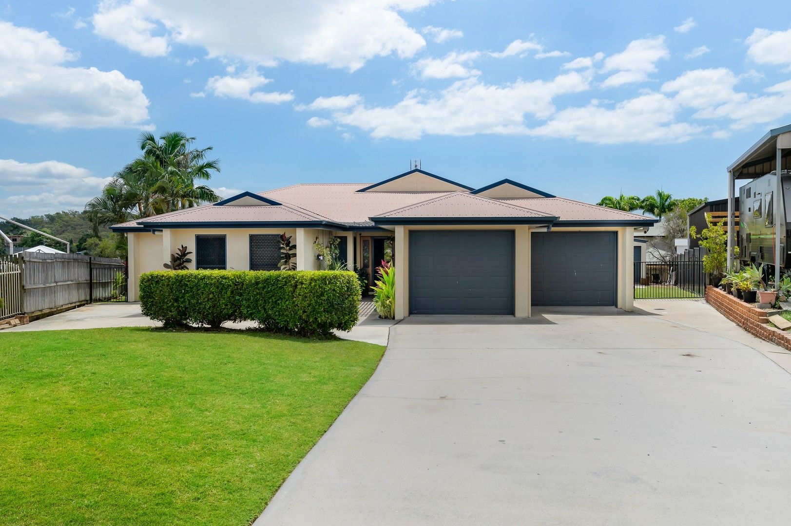 4 bedrooms House in 25 Kensington Place KIN KORA QLD, 4680