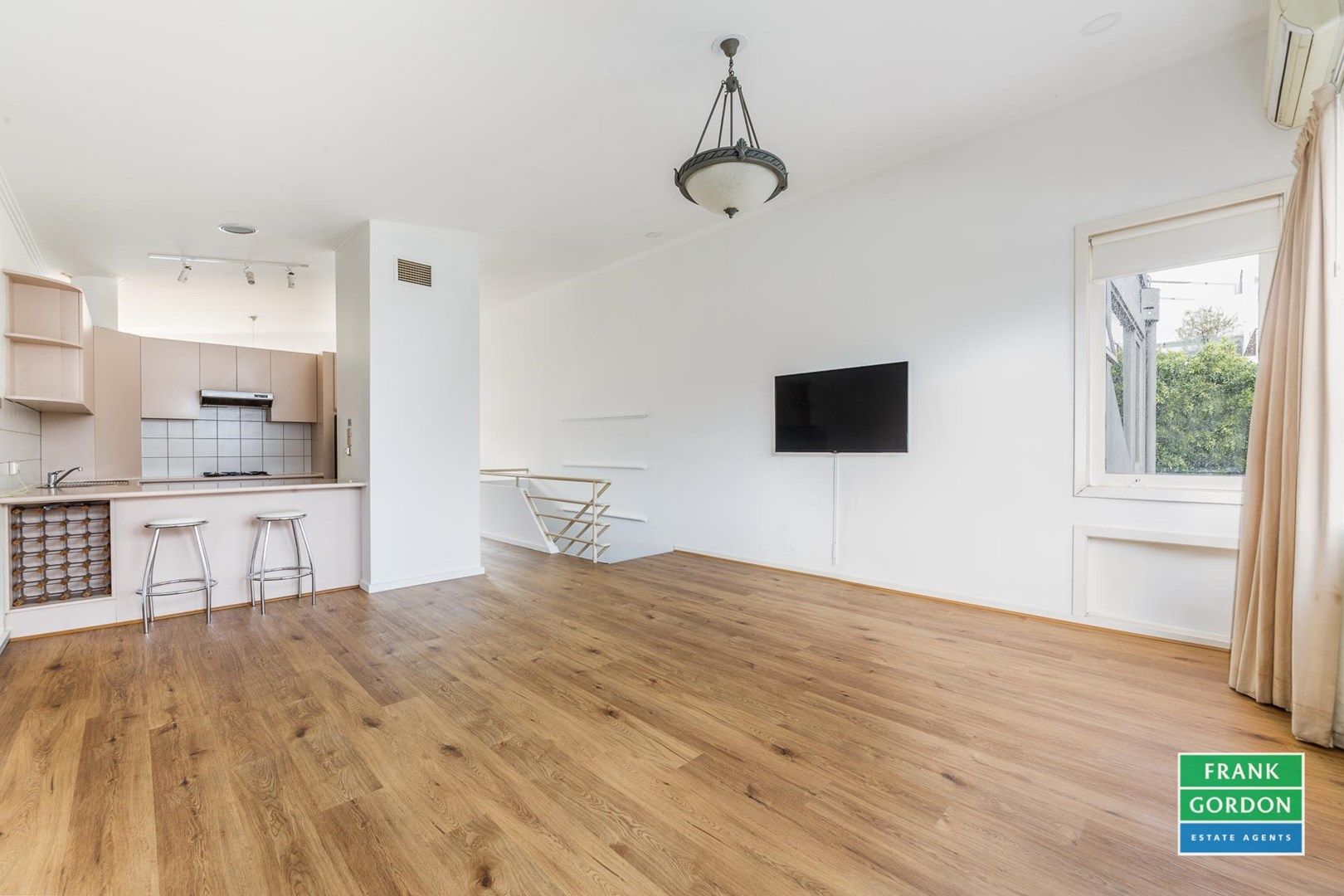 2 bedrooms House in 11/15 Beach Street PORT MELBOURNE VIC, 3207