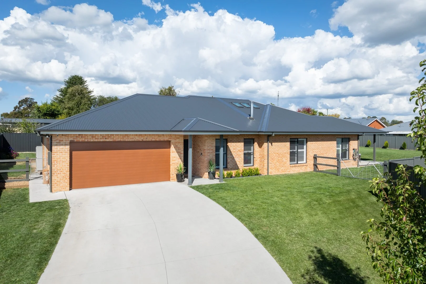 Primary image of 1 Ellis Drive, Oberon NSW 2787