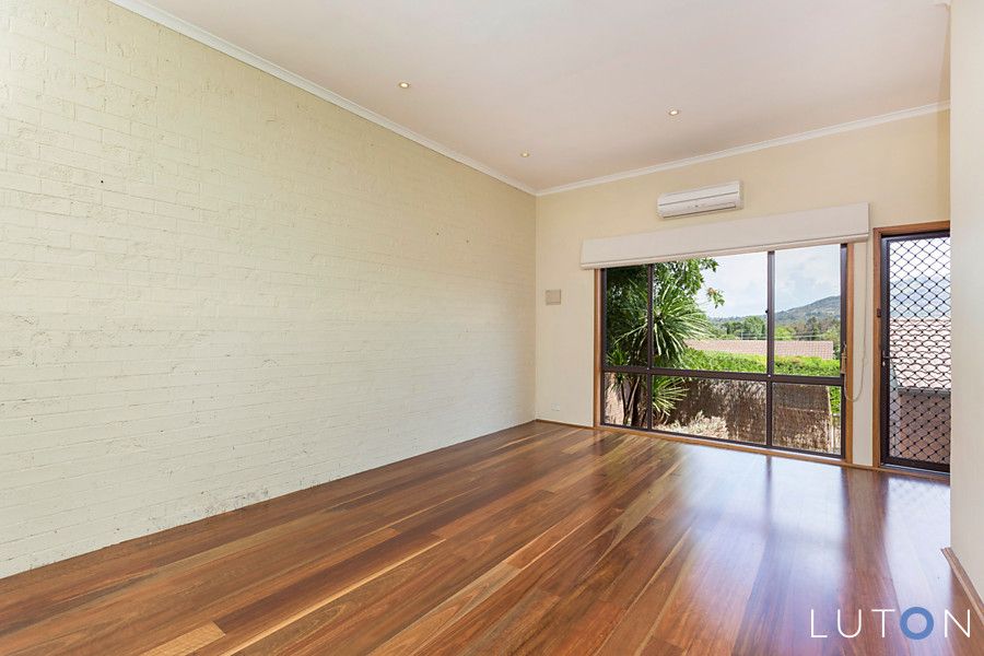 10/4 Mansfield Place, PHILLIP ACT 2606, Image 2