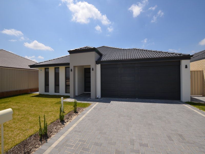 4 bedrooms House in 22 Barbarossa Drive CAVERSHAM WA, 6055