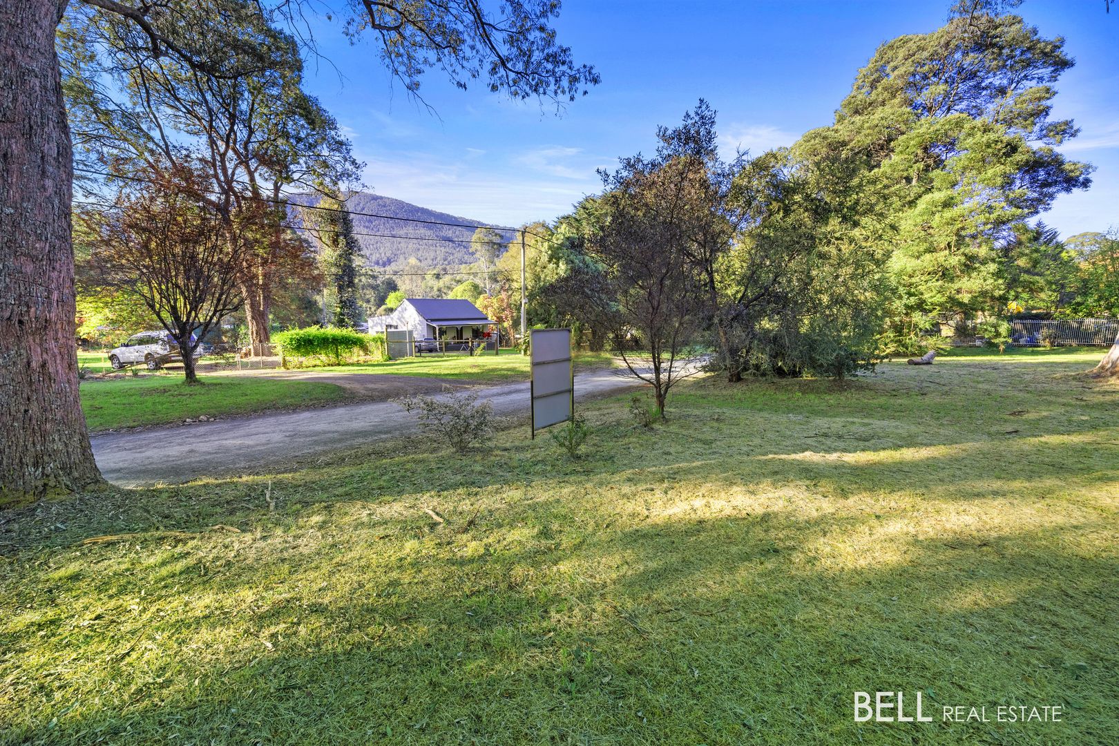 8 Whitegum Drive, East Warburton VIC 3799, Image 2