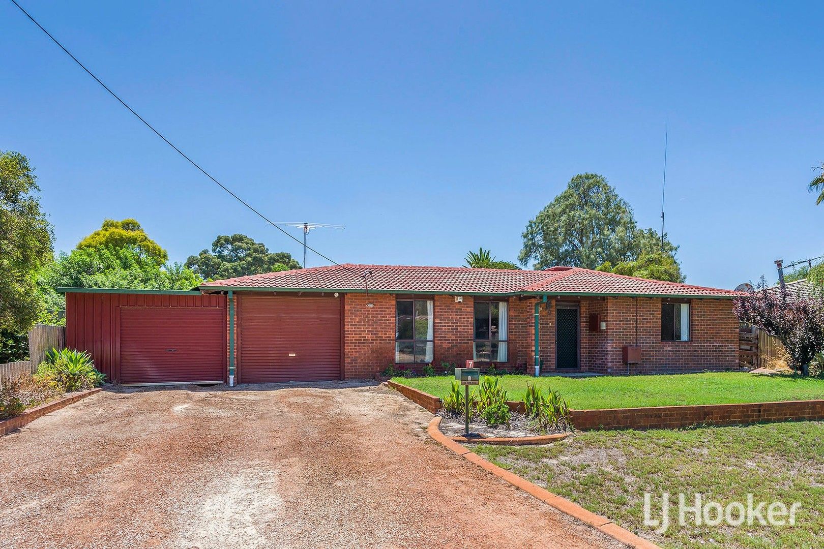 4 bedrooms House in 7 Exon Court CAMILLO WA, 6111