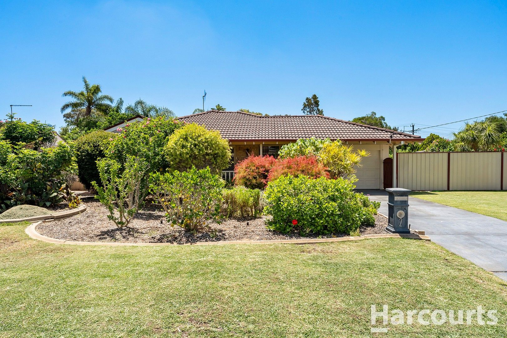 3 bedrooms House in 2 Torrens Place GREENFIELDS WA, 6210