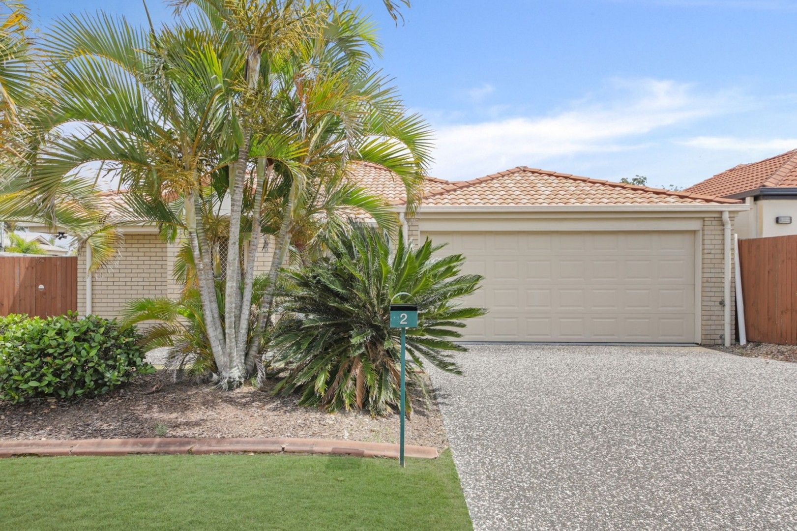 4 bedrooms House in 2 Holland Place CARINDALE QLD, 4152