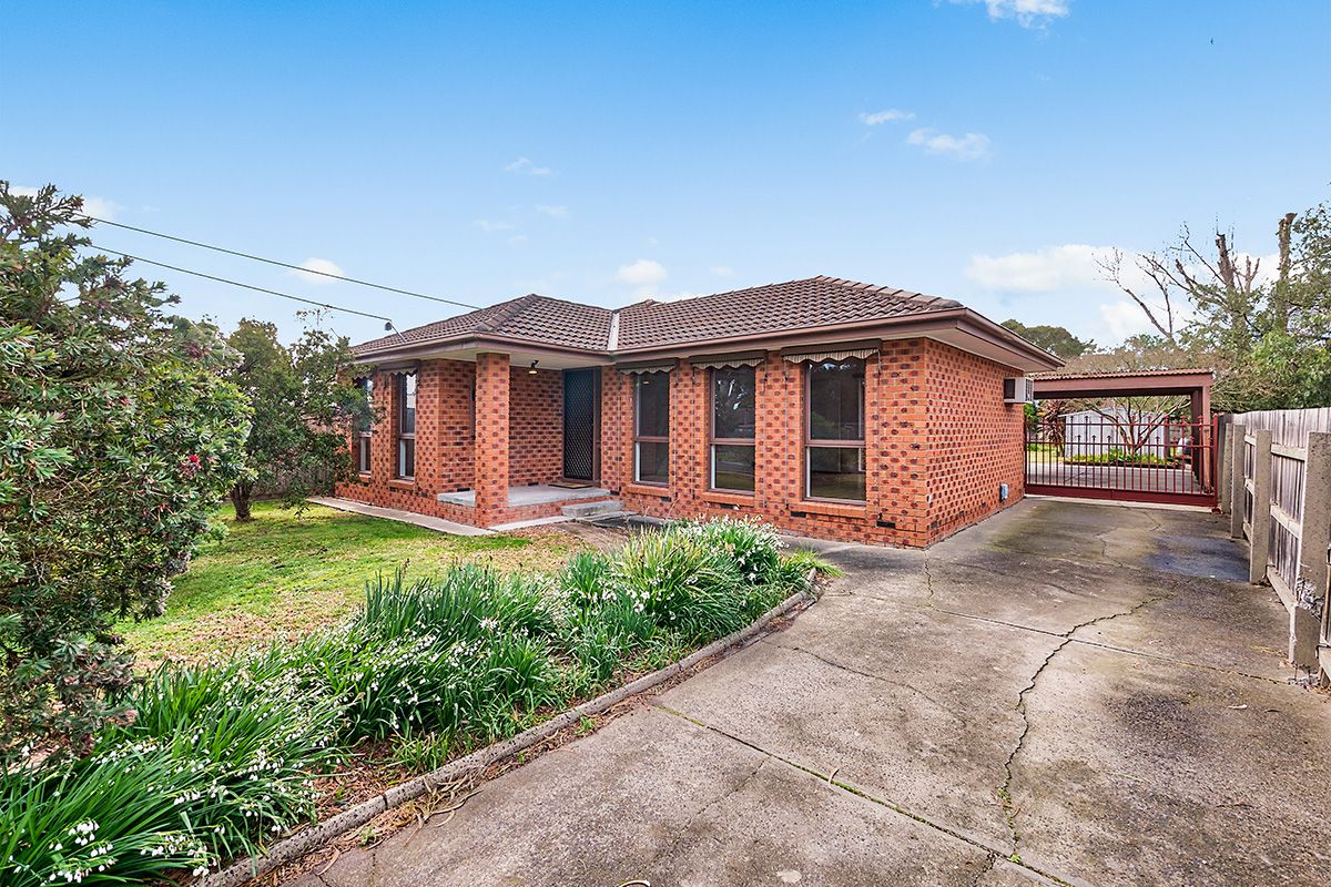 18 Rosalie Avenue, Cranbourne VIC 3977, Image 0