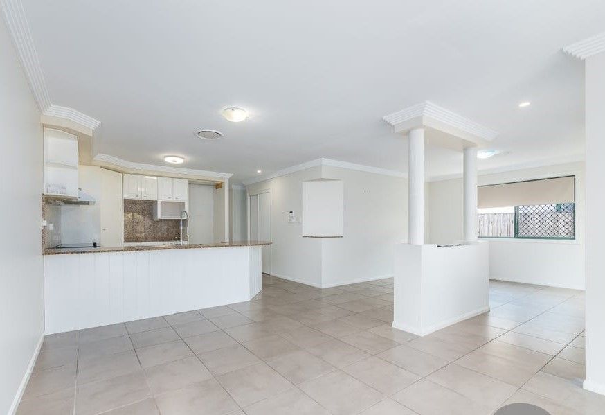 2/139 Bayview Street, Runaway Bay QLD 4216, Image 2