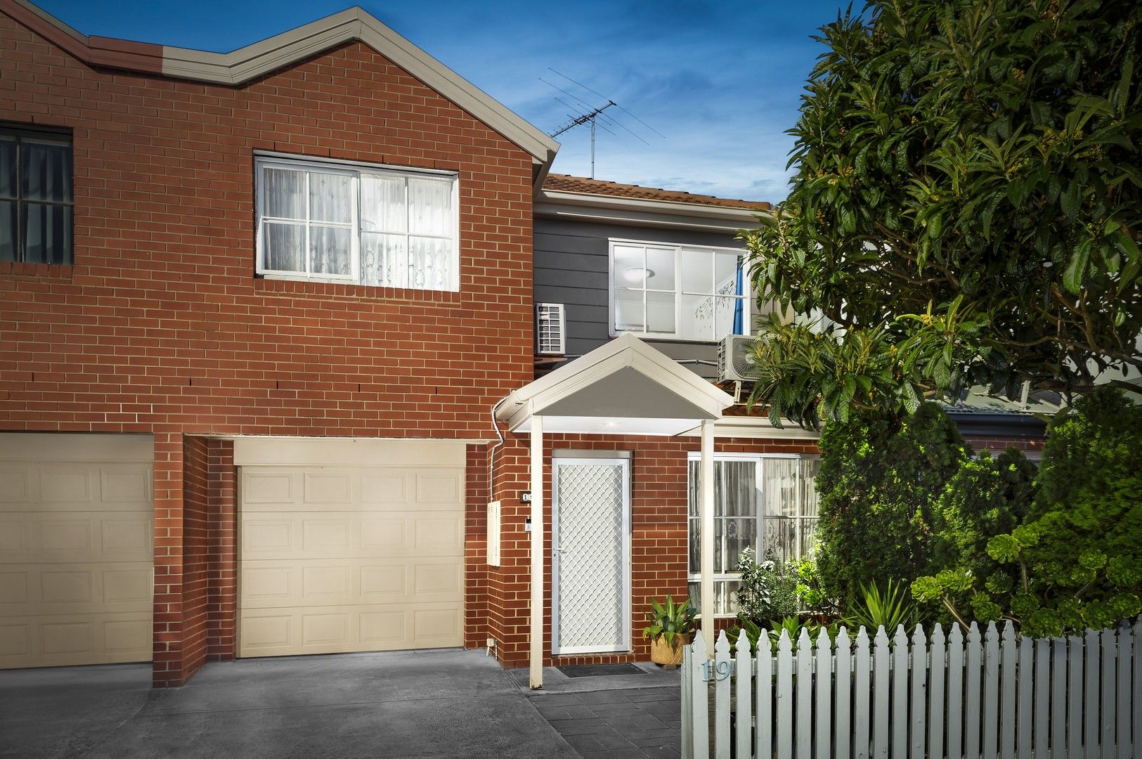 19 Crown Close, Oakleigh East VIC 3166, Image 0
