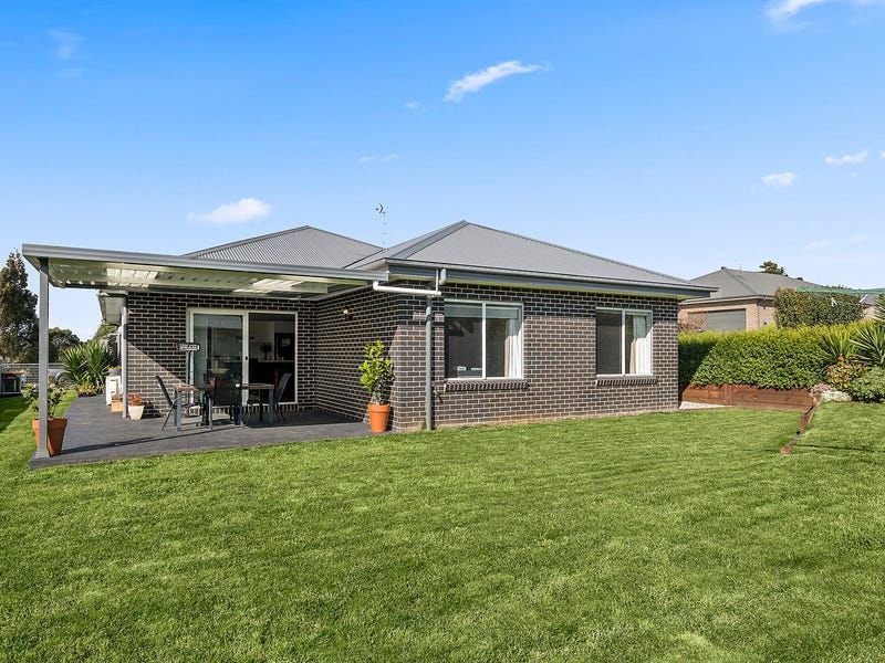3 Endeavour Circuit, Moss Vale NSW 2577, Image 2