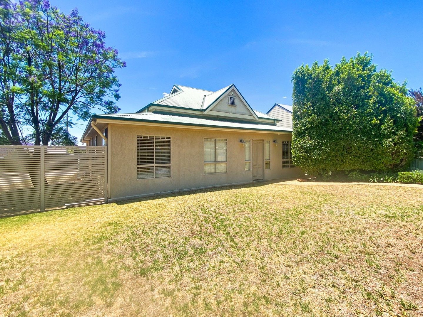 6 bedrooms House in 96 Wade Avenue LEETON NSW, 2705
