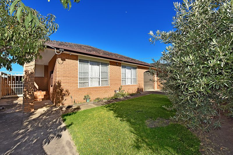 214 Sterling Drive, Keilor East VIC 3033, Image 2