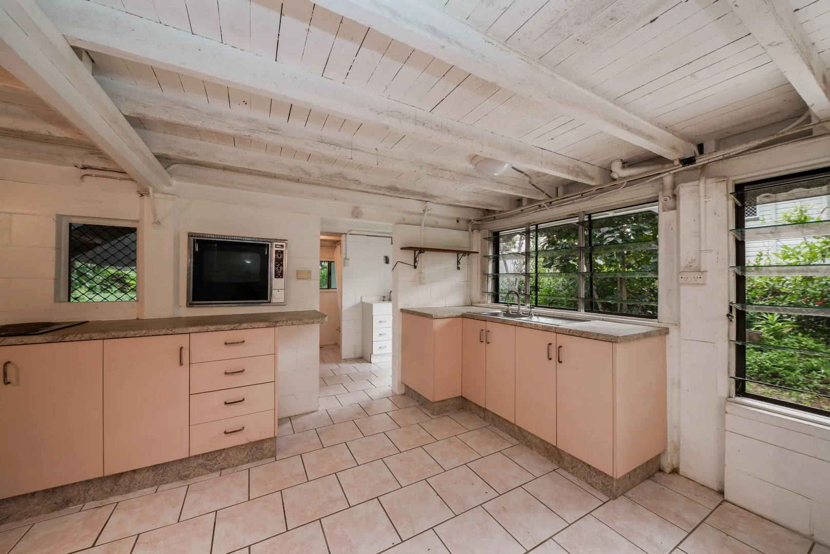 Additional image 18 of 53 Primrose St, Belgian Gardens QLD 4810