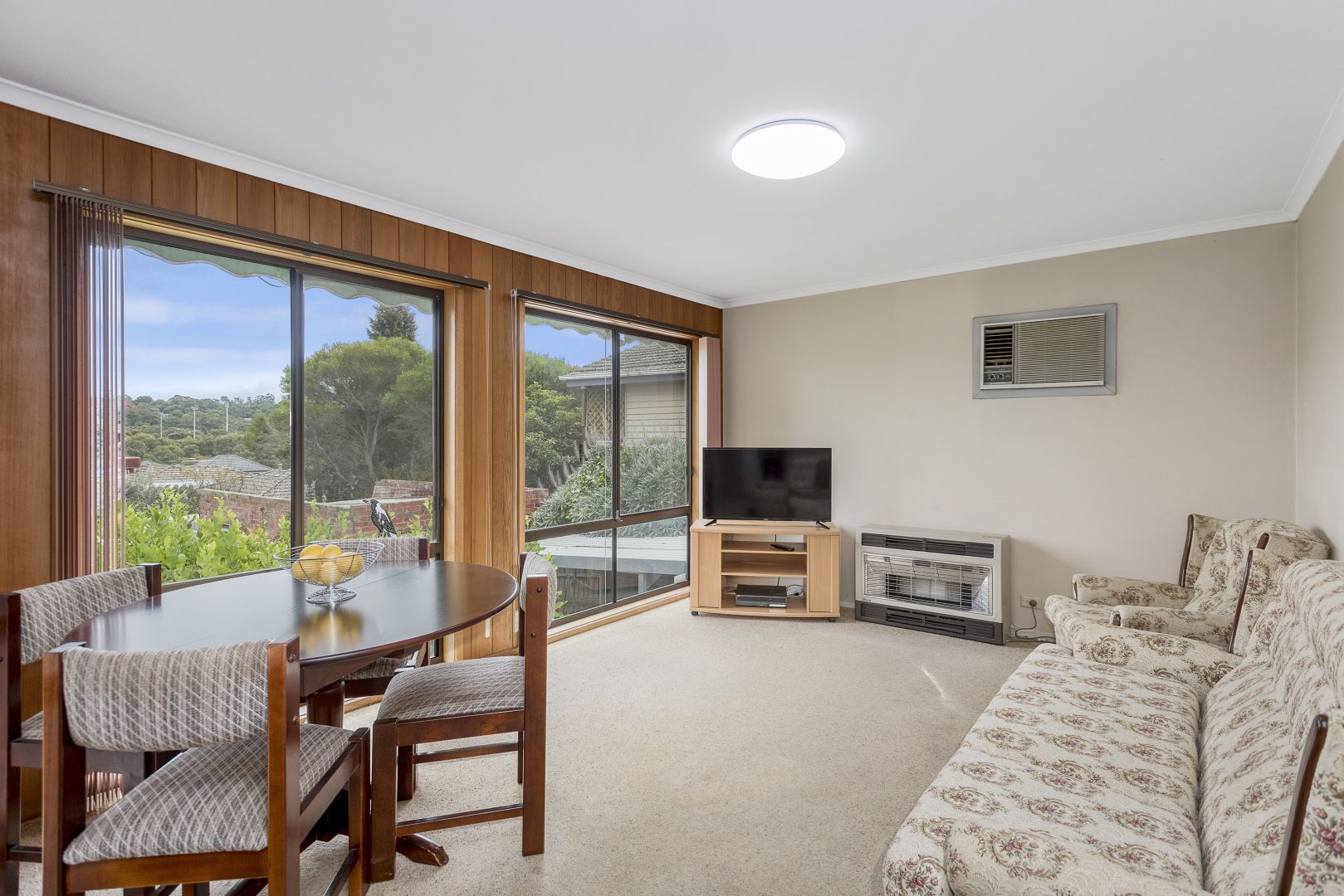 33 Ferguson Street, Macleod VIC 3085, Image 1