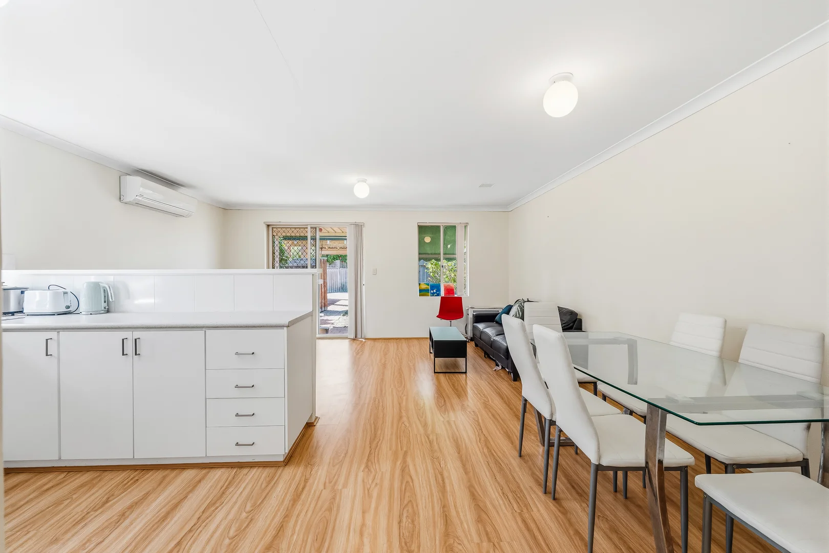 Additional image 5 of 323 Belmont Avenue, Cloverdale WA 6105