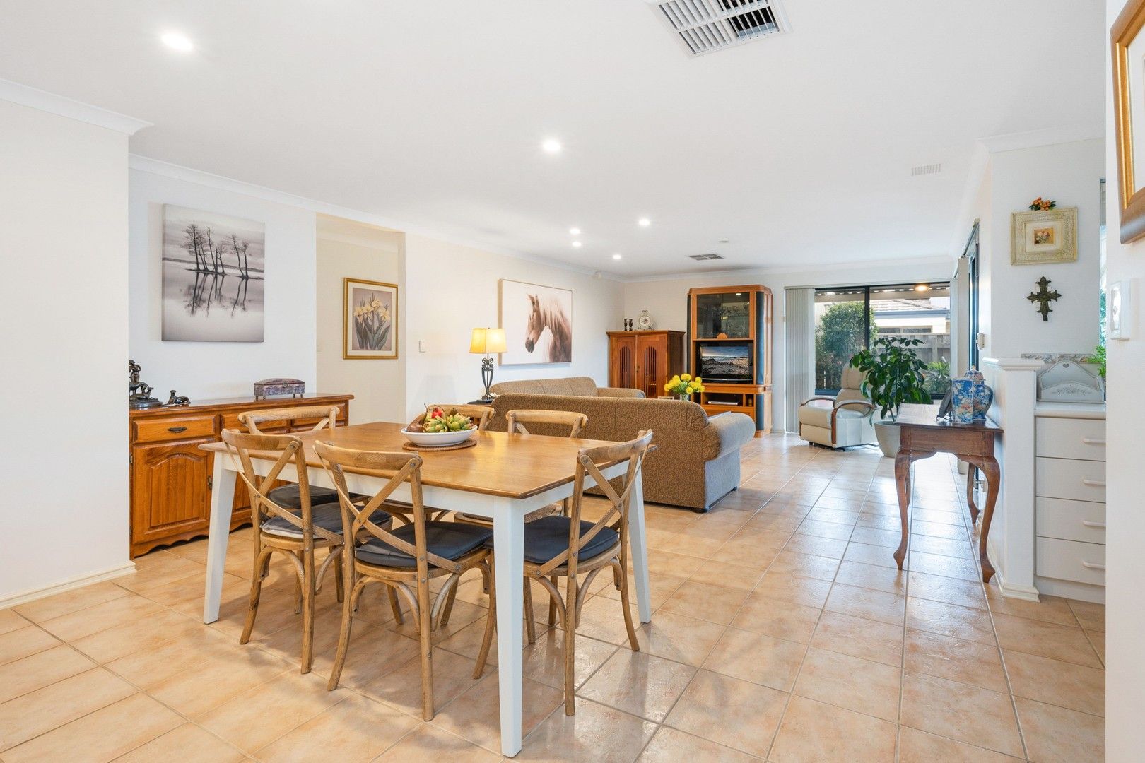 4 bedrooms House in 1/35 Parsons Avenue MANNING WA, 6152