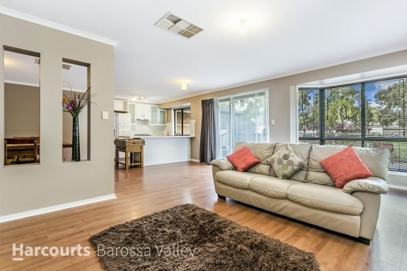 20 Reg Smith Crescent, Williamstown SA 5351, Image 2