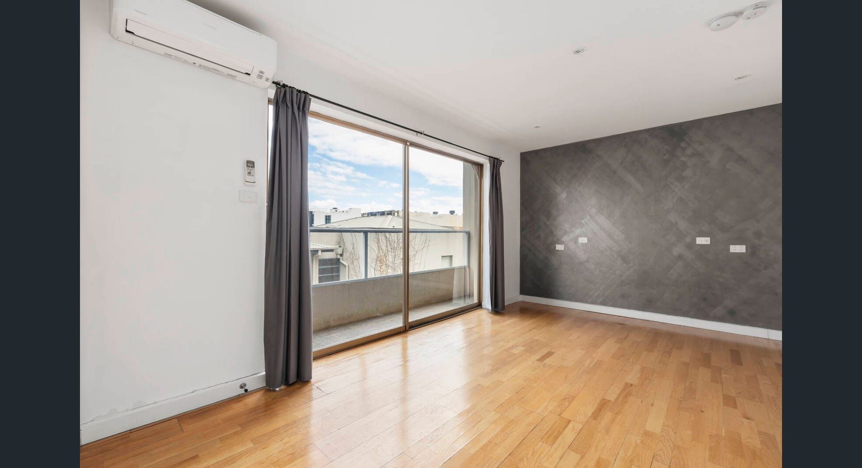 304/64 Wellington Street, St Kilda VIC 3182, Image 2